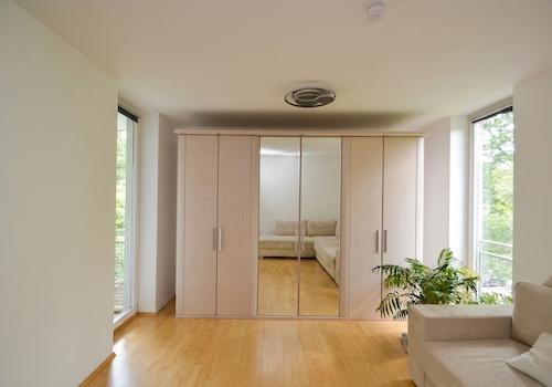 Schlafzimmer mit Loggiazugang