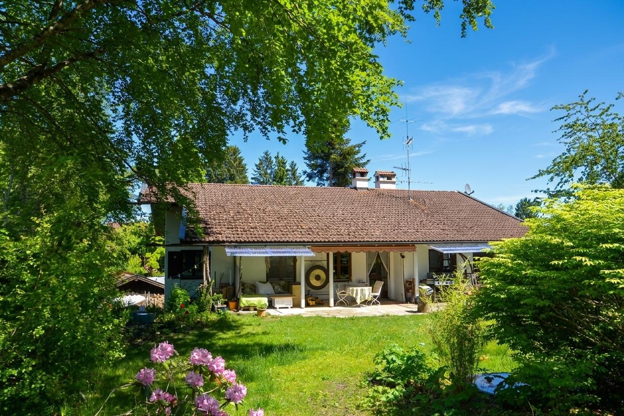 Blick auf den charmanten Bungalow