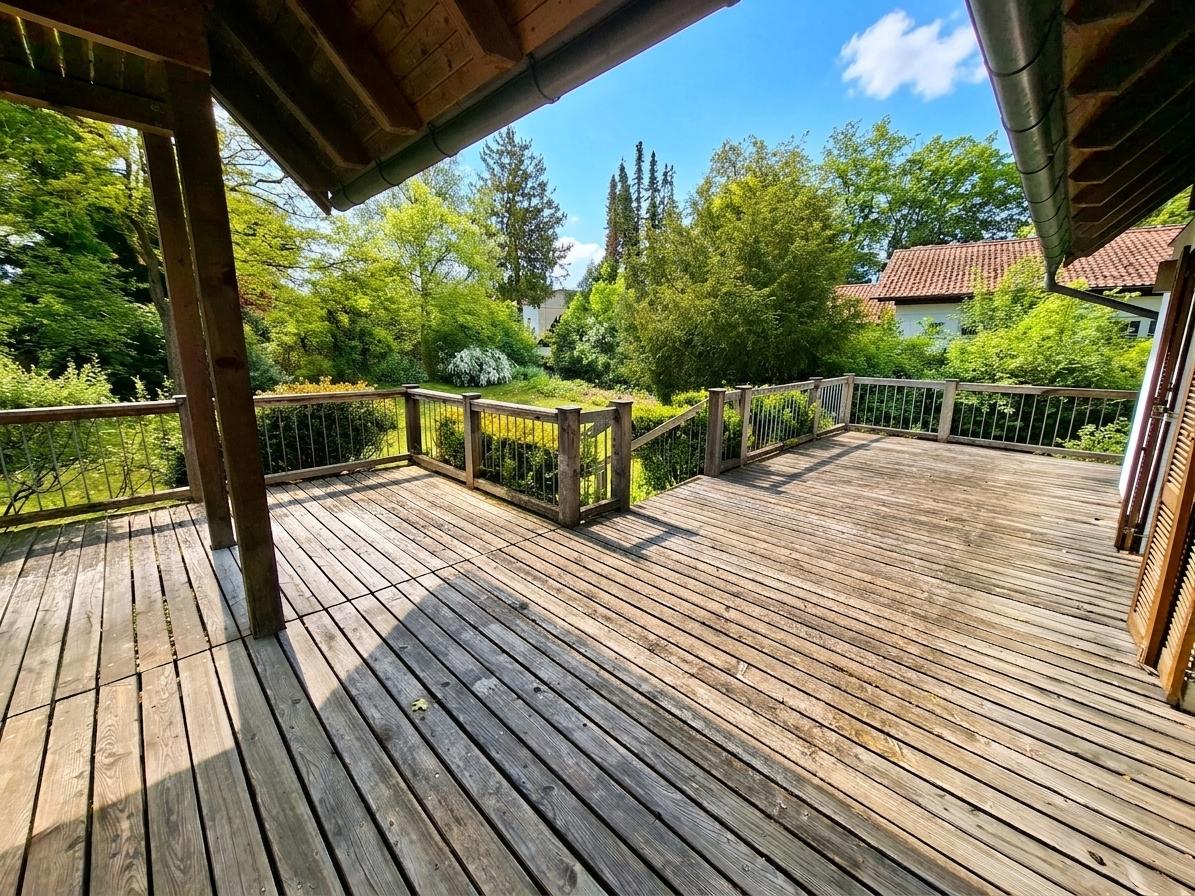 Großzügiger Terrassenbereich