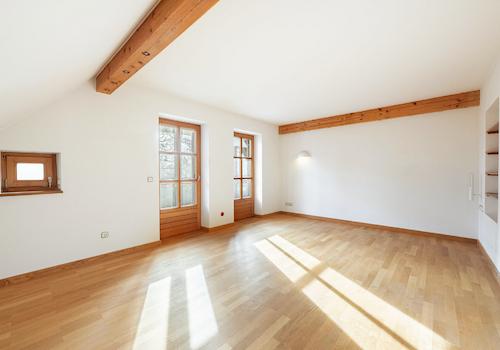 Elternschlafzimmer mit Zugang zum Südbalkon