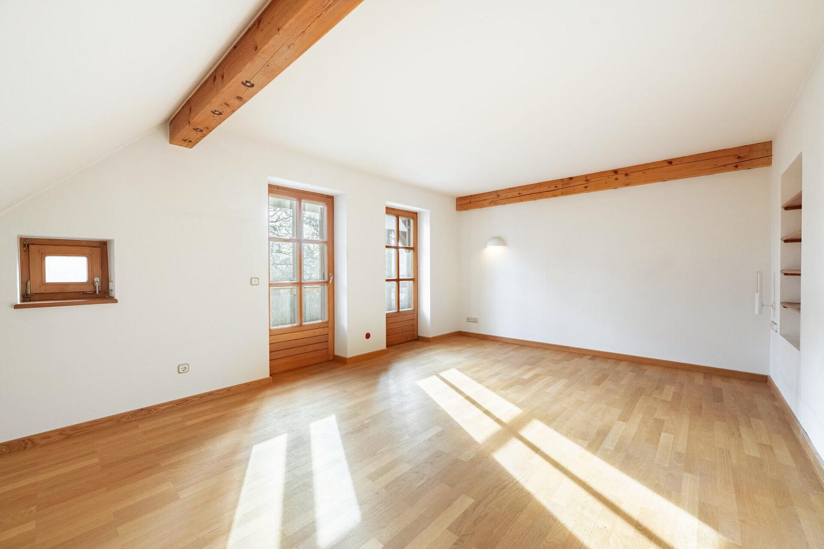 Elternschlafzimmer mit Zugang zum Südbalkon