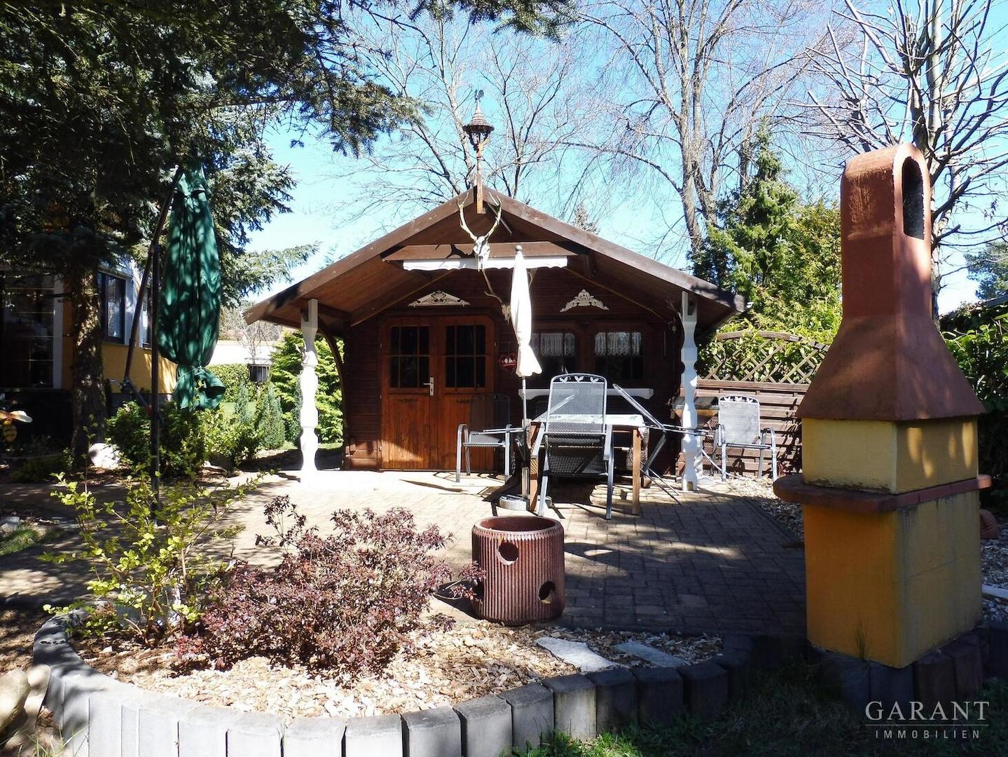 17 Gartenhaus