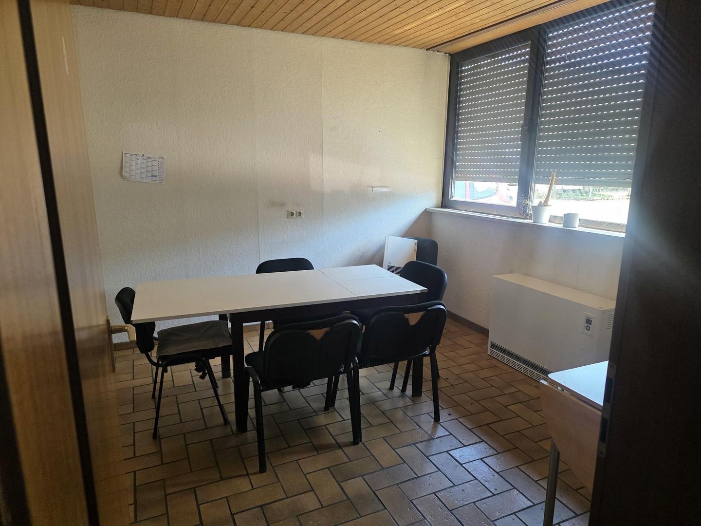 Büro EG