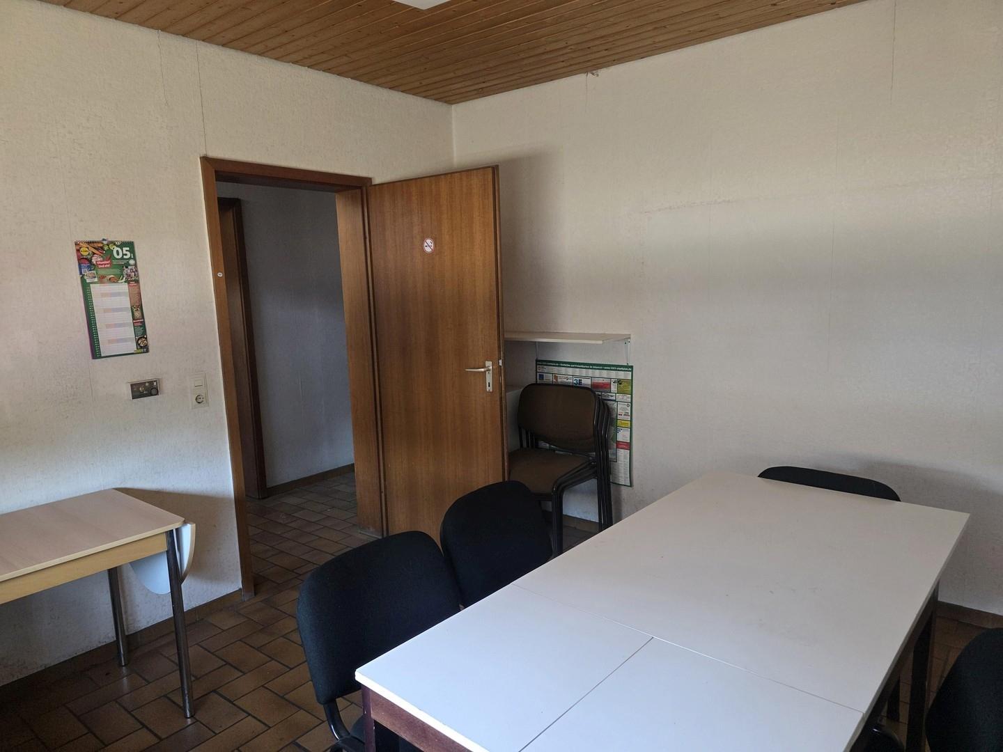 Büro EG