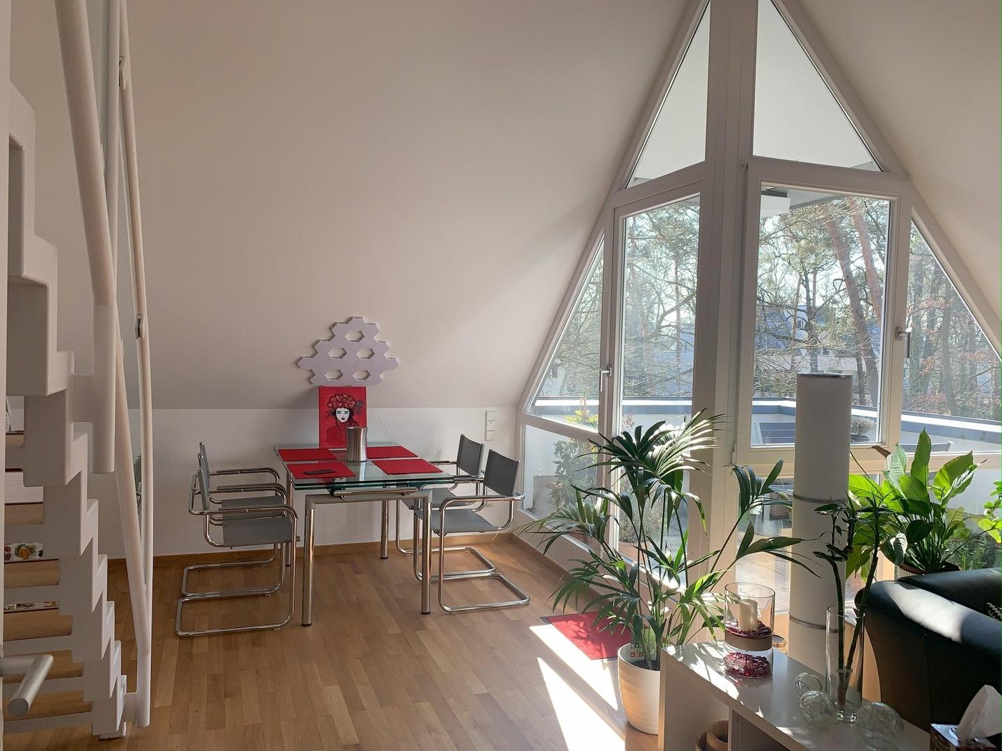 Wohnzimmer / Ausgang Balkon