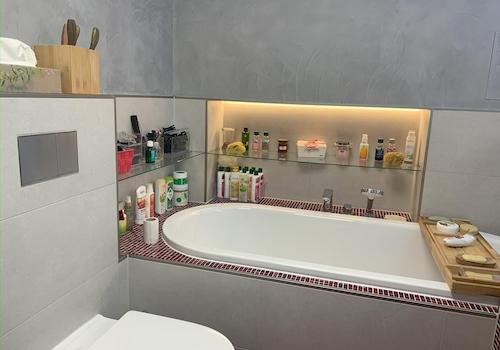 Bad / Badewanne