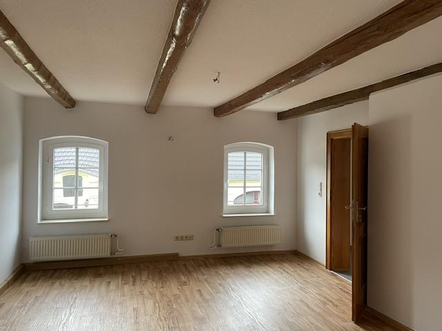 Schlafzimmer mit Zugang Flur