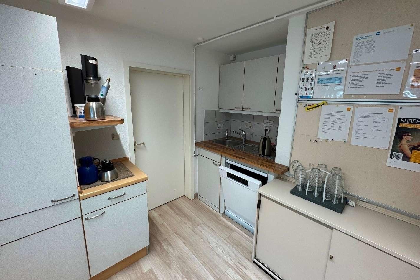 Blick in die Teeküche (EG)