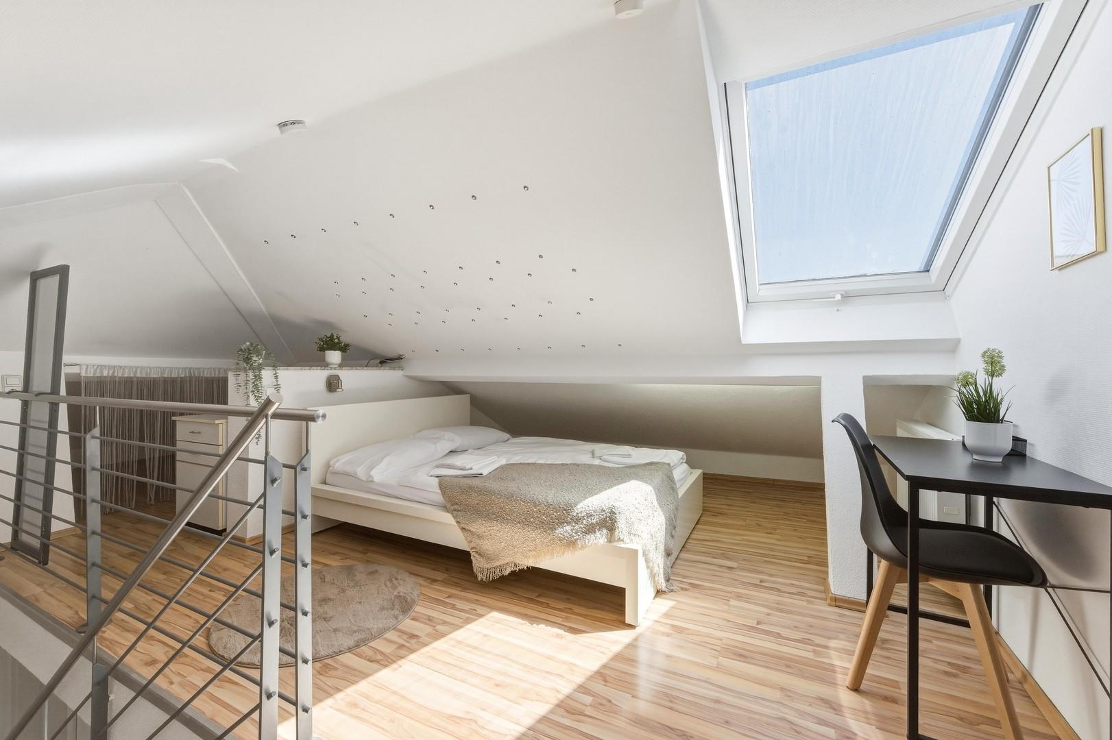 Schlafzimmer 1