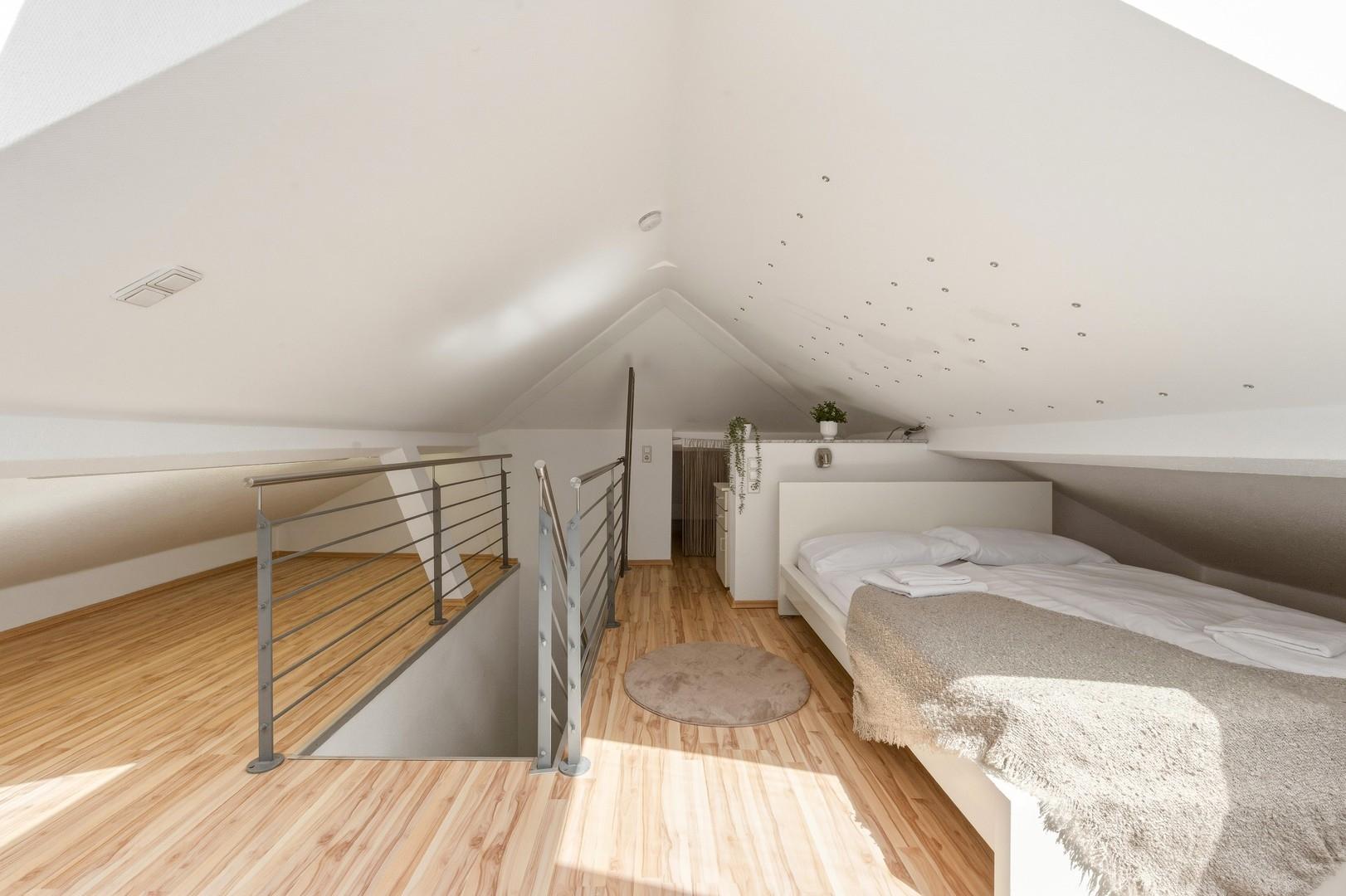 Schlafzimmer 1