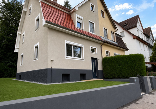 Hausansichten (Front/Seite)