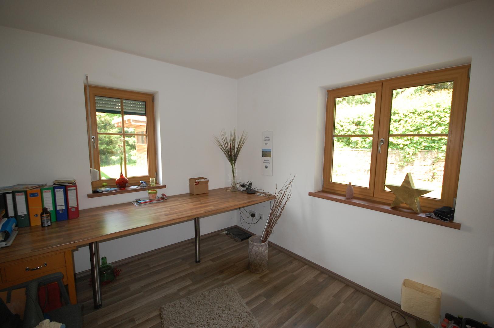 Büro/Schlafzimmer im EG