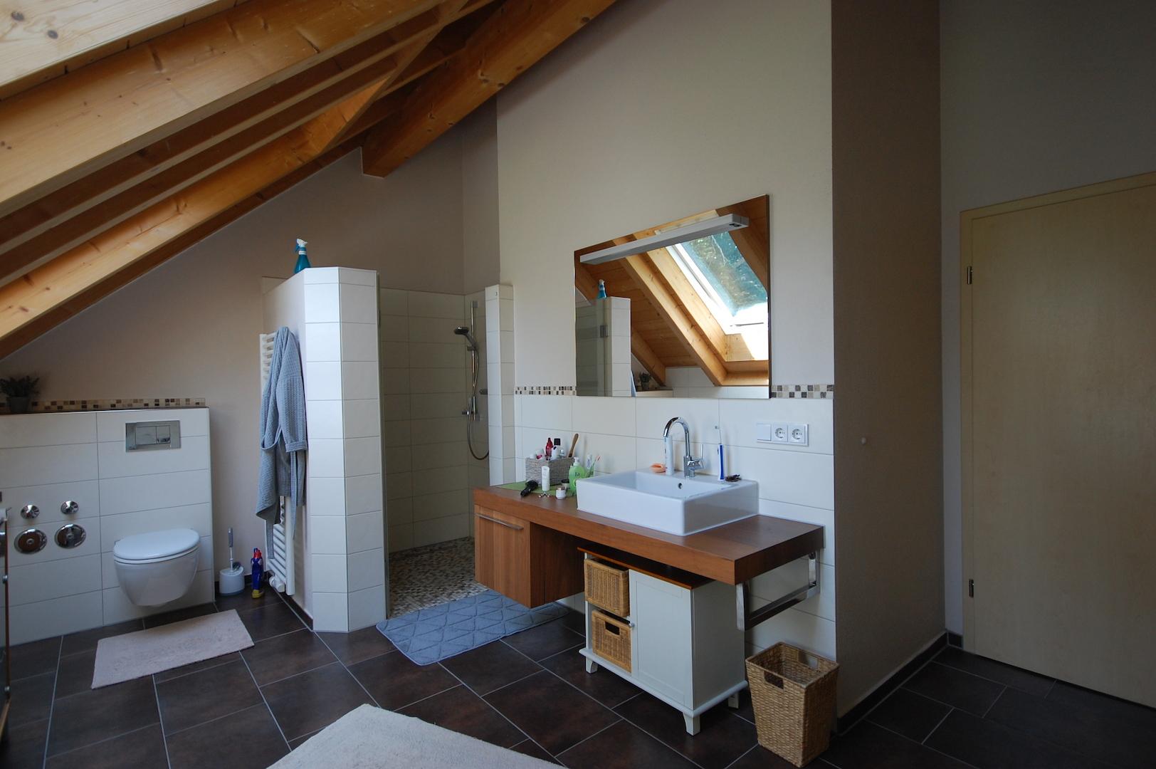 Bad mit Dusche
