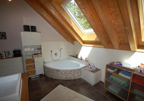 Bad mit Wanne