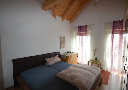 Schlafzimmer 1