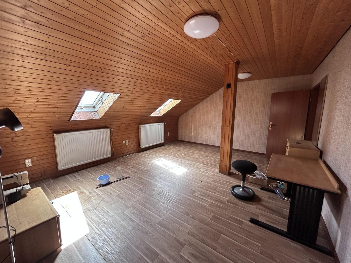 Zimmer im Dachboden