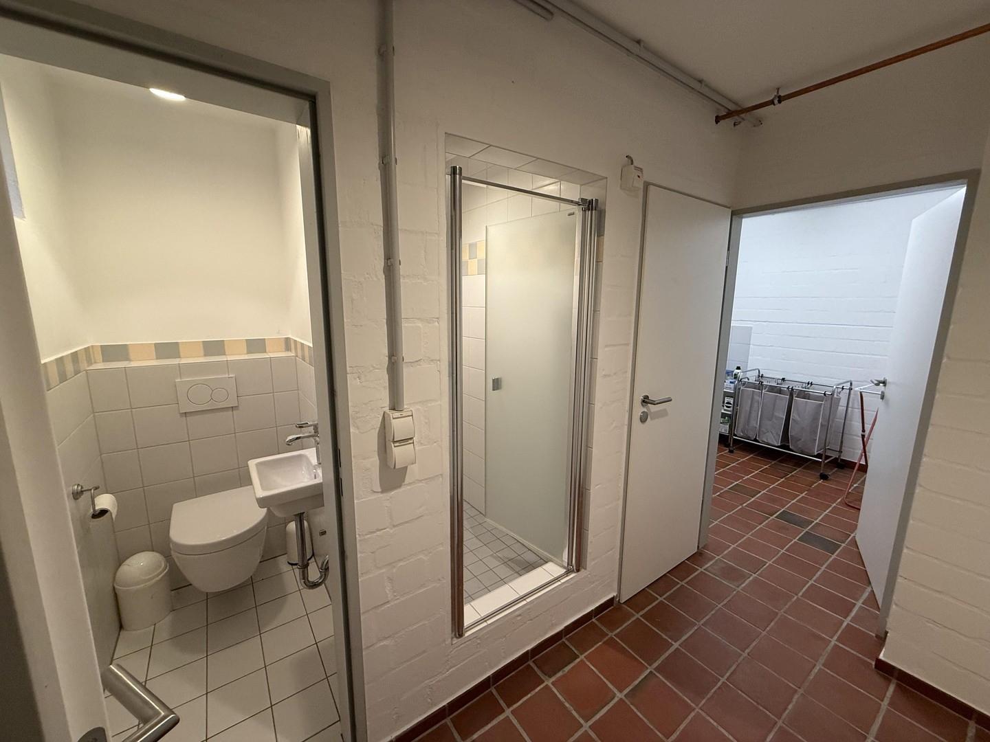 Whg. 2 KG WC und Dusche