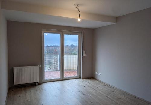 Wohnzimmer mit Zugang Balkon