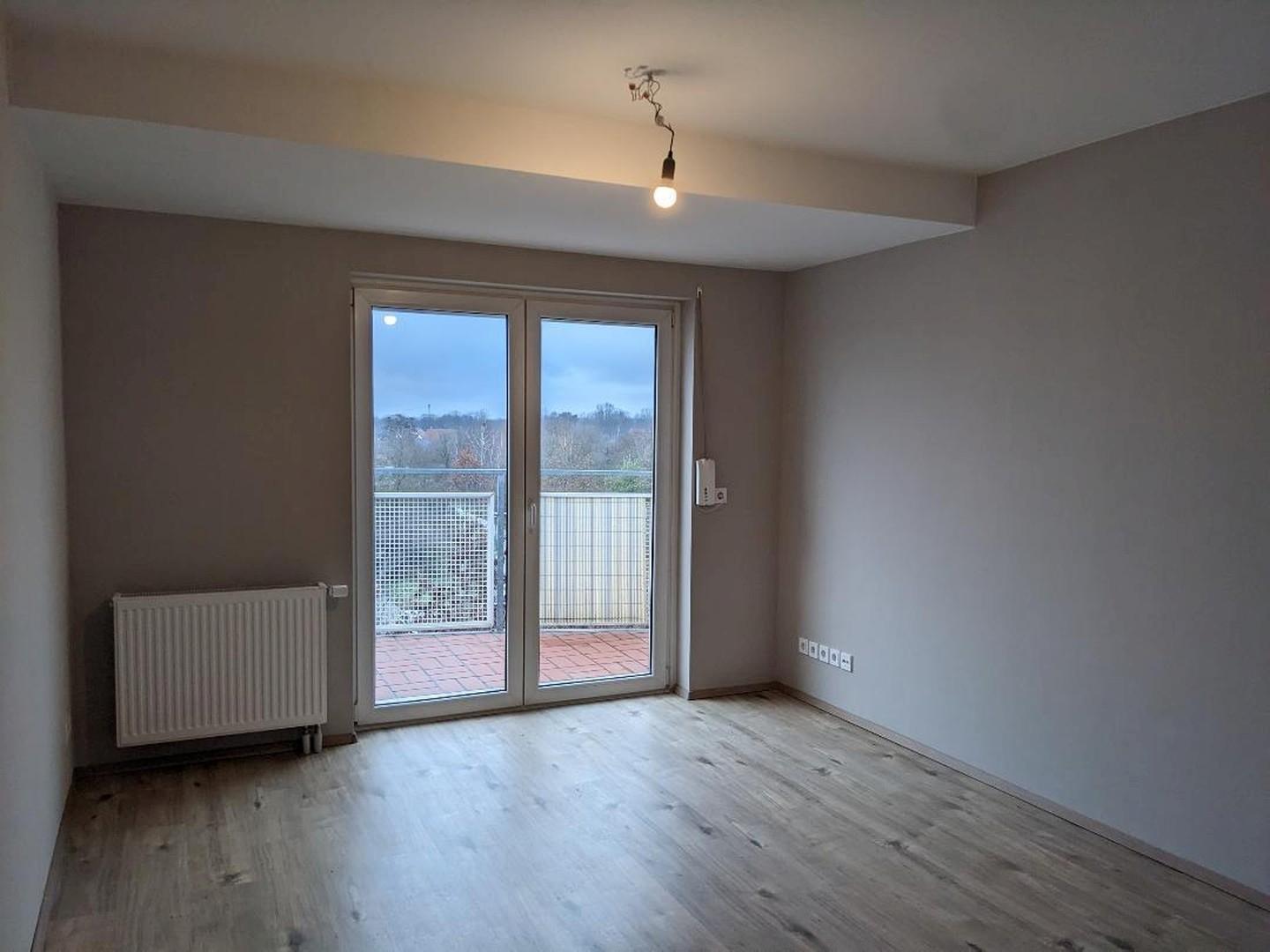 Wohnzimmer mit Zugang Balkon