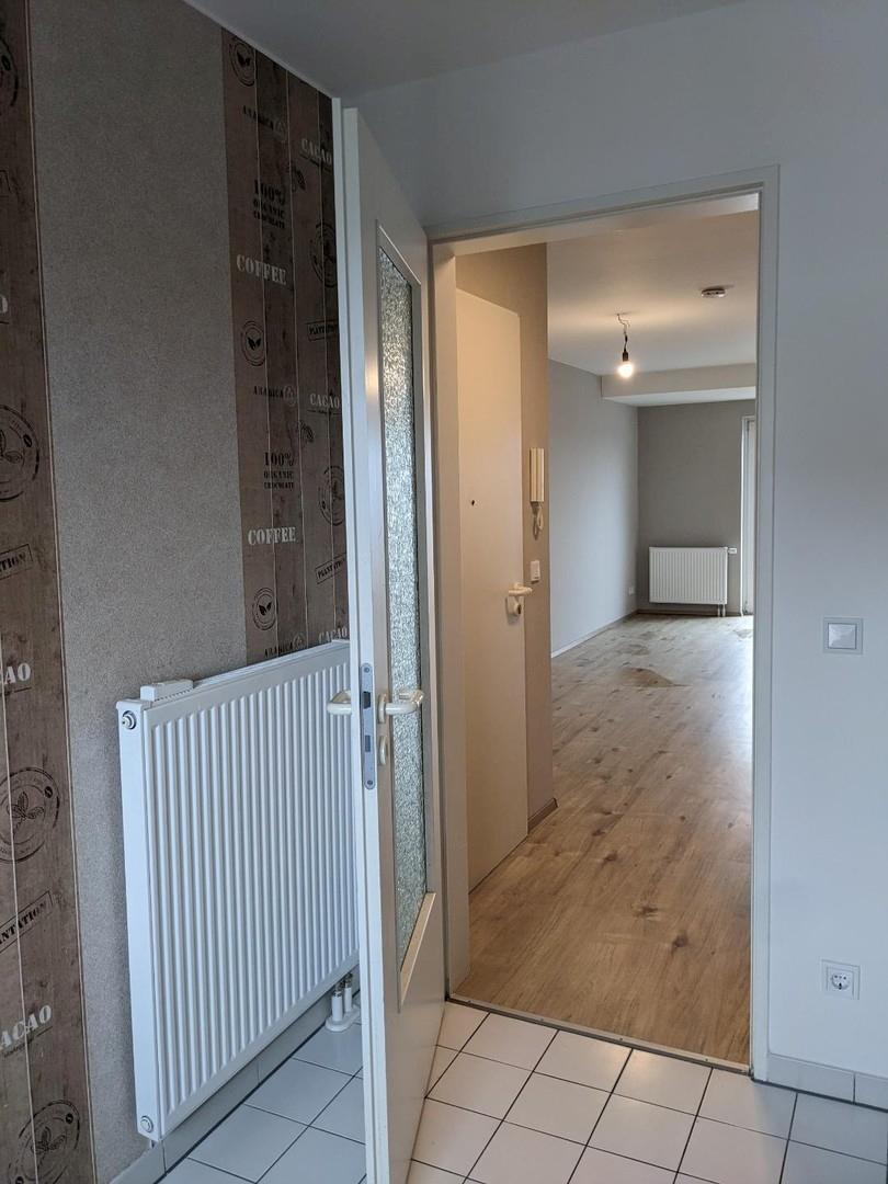 Blick Küche in den Flur