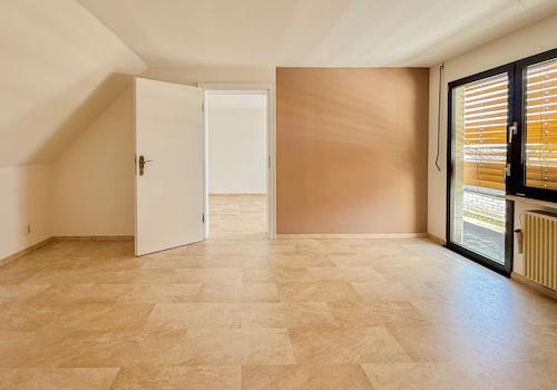 Durchgangszimmer DG