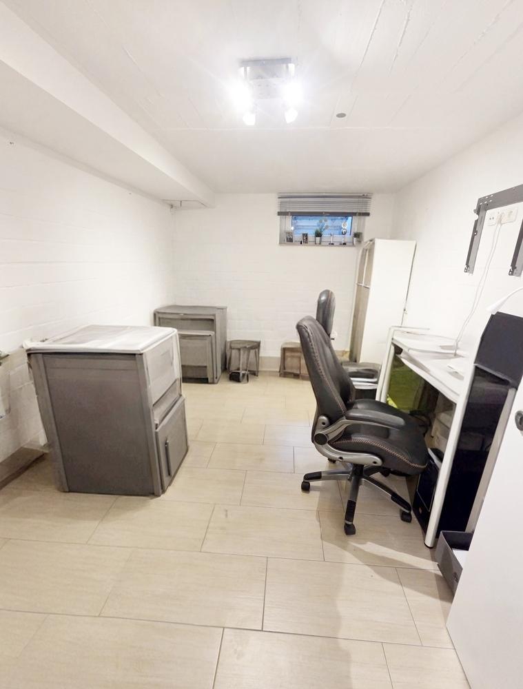 Keller Büro