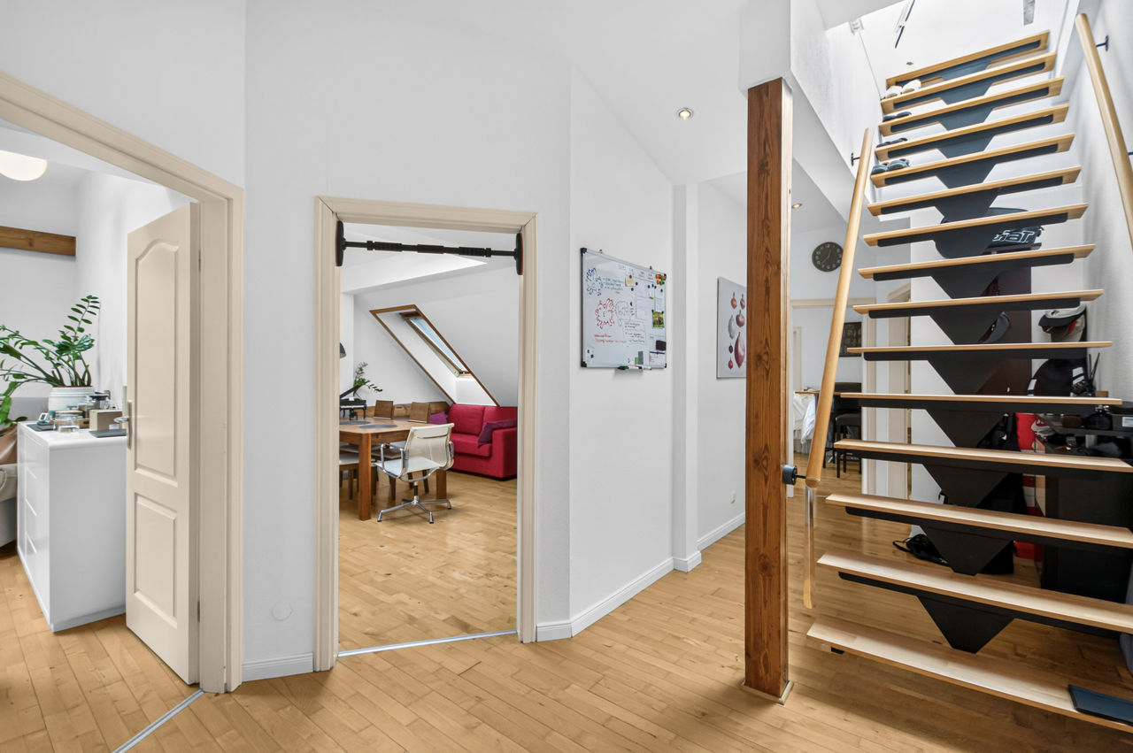 Zentrale u. helle Diele