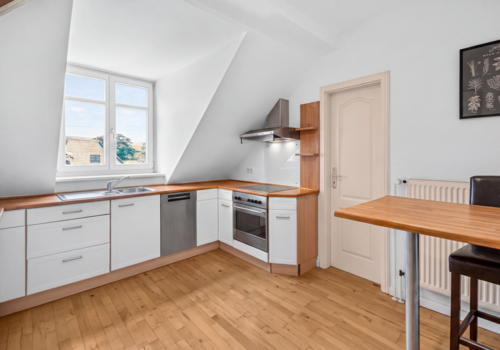 Küche mit Abstellraum u. HWR