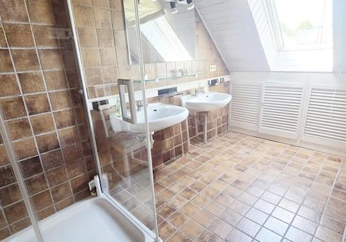 OG Bad mit Dusche