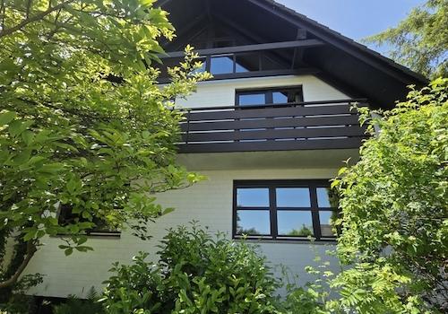 Haus Balkone Front
