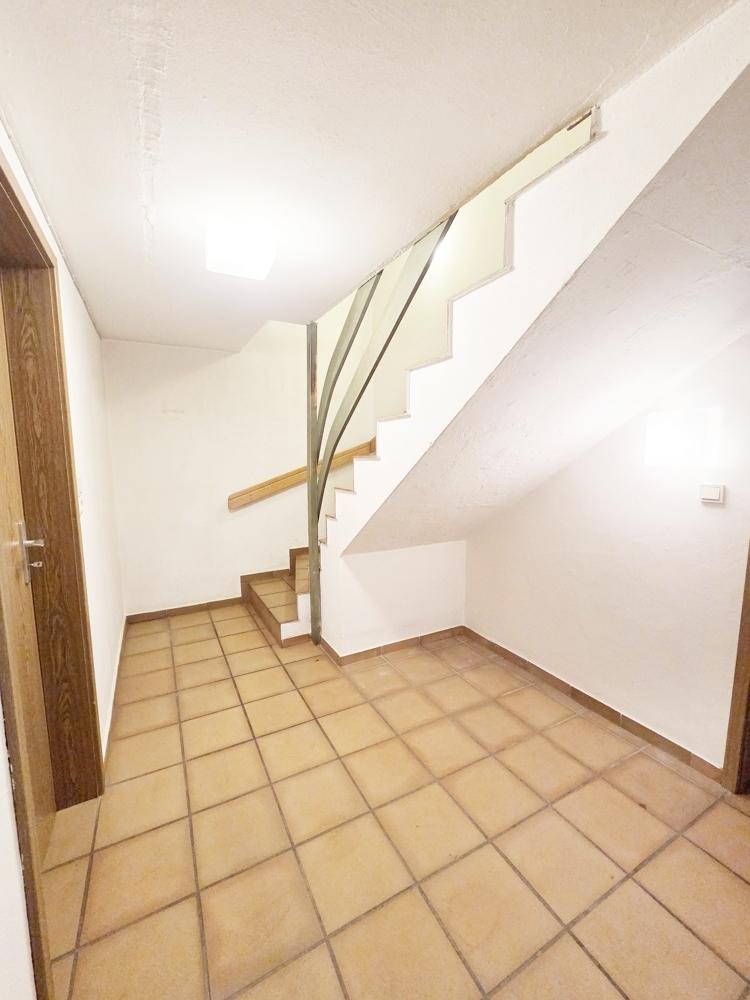UG Flurtreppe