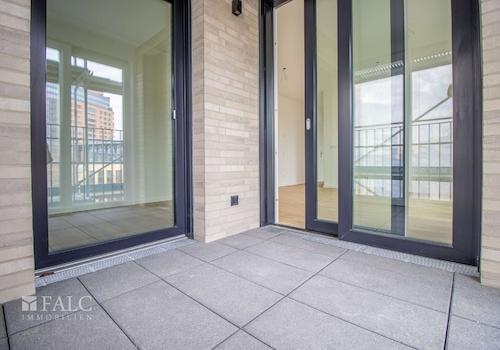 Überdachter Balkon