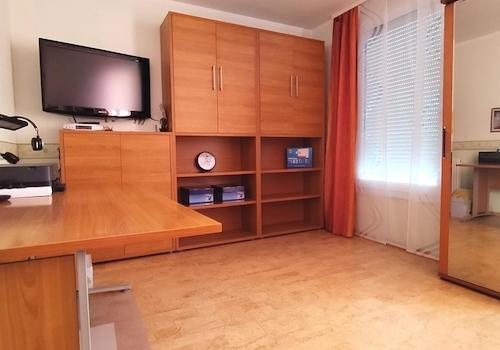 OG Zimmer 1 (Arbeitszimmer)