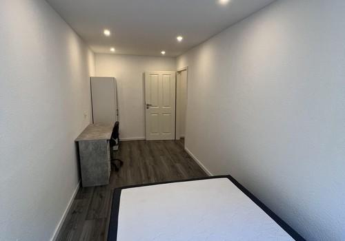 Größeres Zimmer ohne Balkon