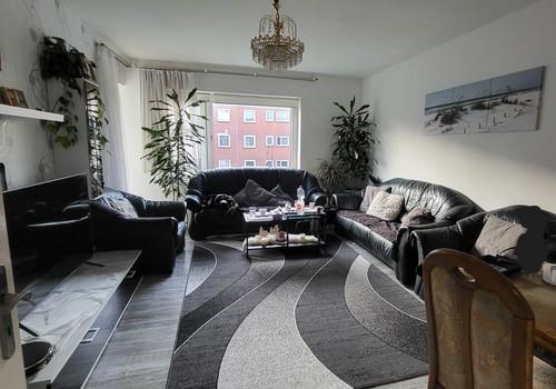 Wohnzimmer mit Esstisch