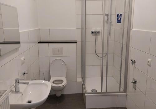 2. Duschbad mit WC