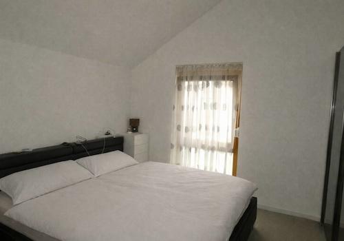 Schlafzimmer DG
