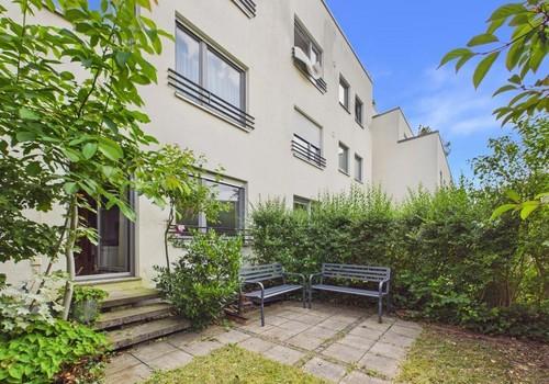 Eigener Garten mit Terrasse