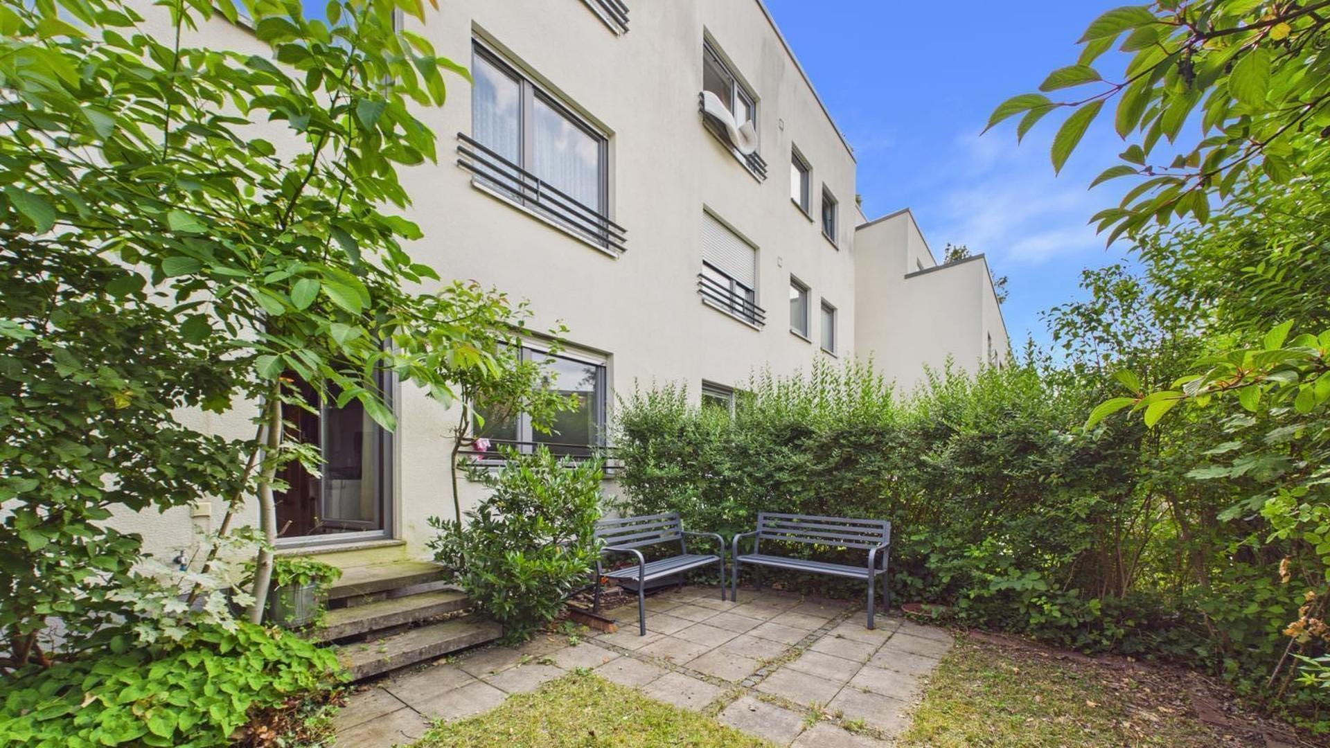 Eigener Garten mit Terrasse
