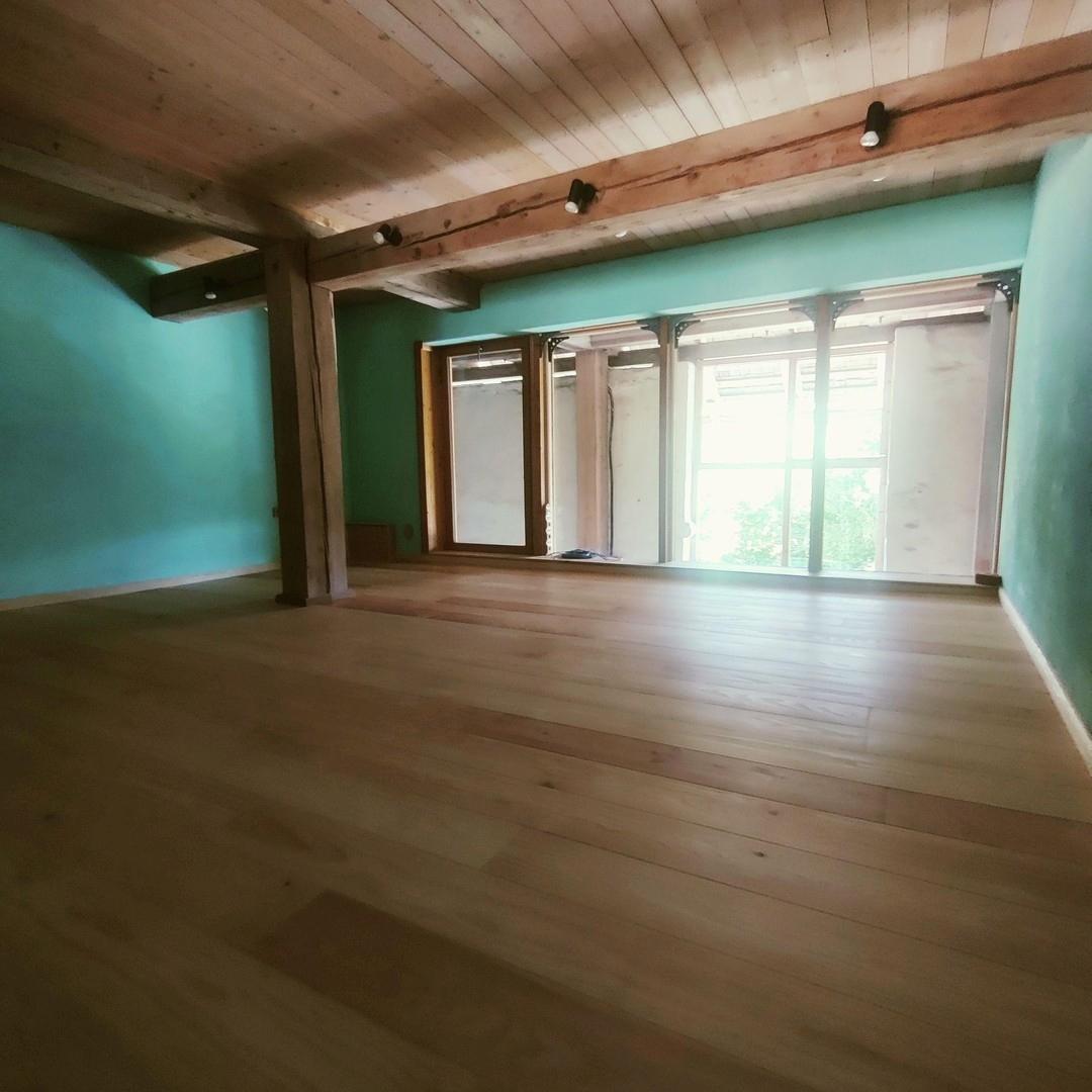 Großes Schlafzimmer