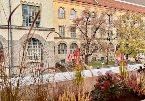 Blick direkt auf die Uni
