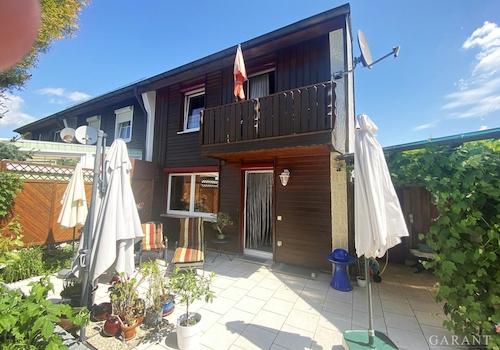 Blick von der Gartenseite auf das Haus