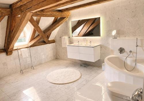 Bad-Badewanne