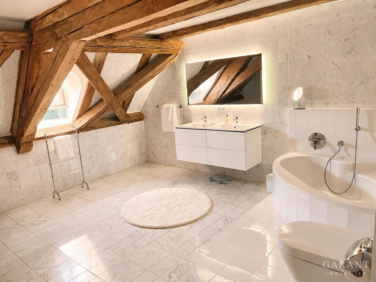 Bad-Badewanne