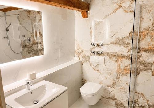 Bad-Dusche
