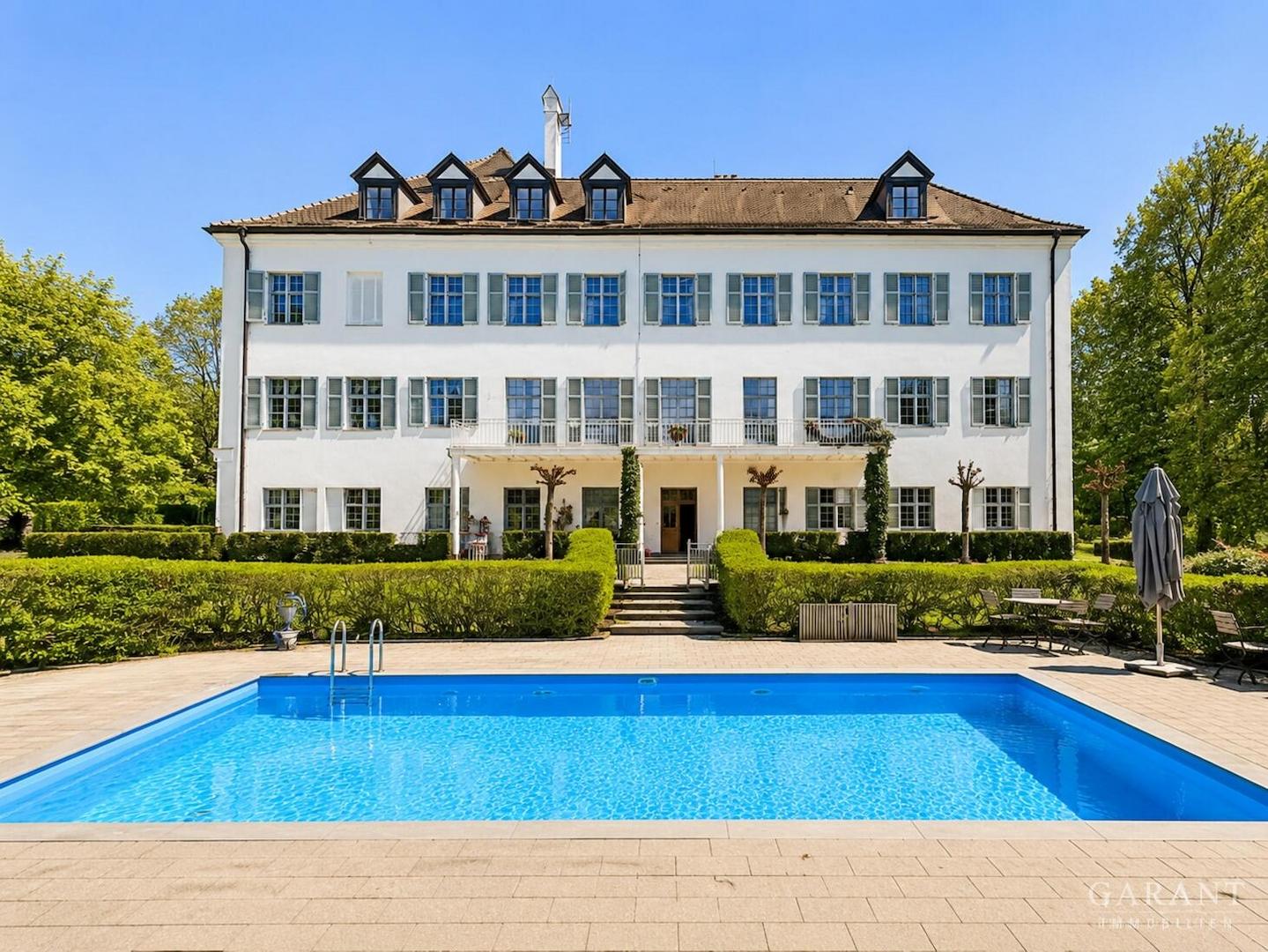 Hausansicht-Pool