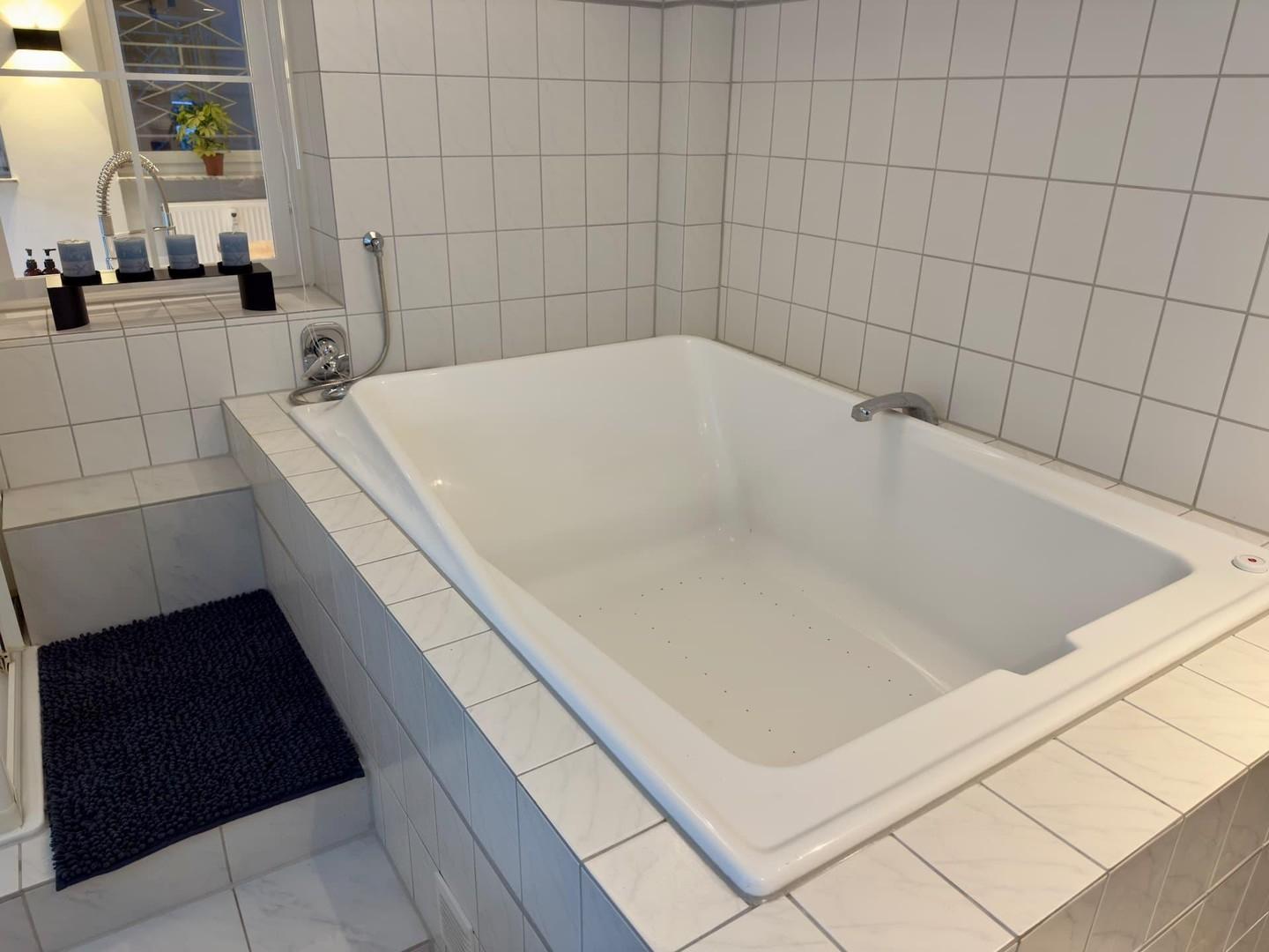 Whirlpool Badewanne