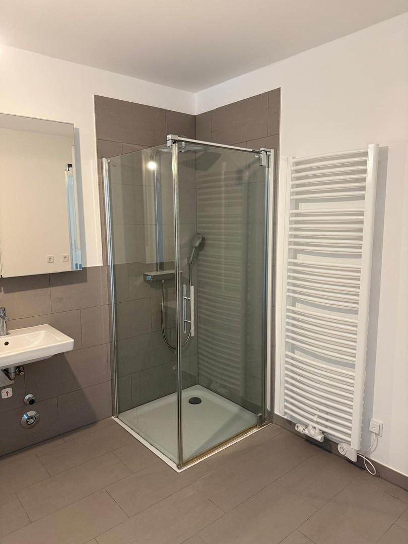 Duschbad mit Badewanne