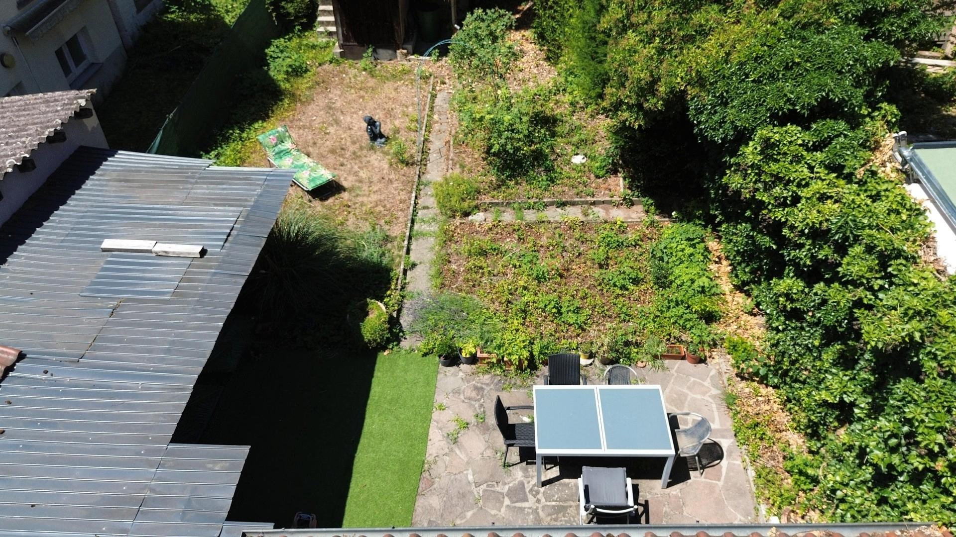 großer Garten