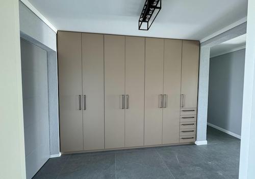 Garderobenschrank 